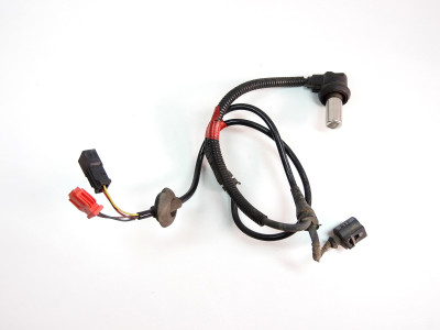 Snímač pro ABS, snímač otáček předního kola 8D0927803D