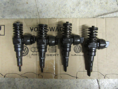 VSTŘIKOVAČ 038120073BQ