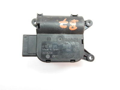 Nastavovací motorek topení 3C0907511