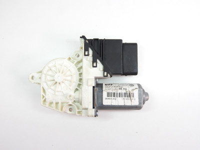 Motor stahování oken pravý zadní Seat Leon 1P 1K0959704G  jednotka 200