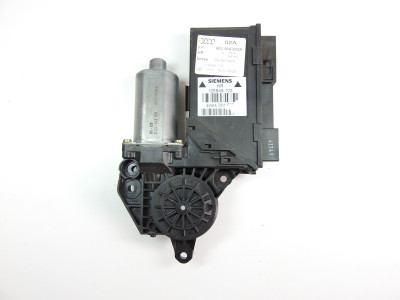 Motor stahování oken pravý přední pro Audi A4 8E 8E0959802A jedn. 105849-101 nebo 105849-103