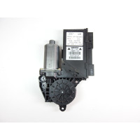 Motor stahování oken pravý přední pro Audi A4 8E 8E1959802B jedn. 105841-105 nebo 105841-106