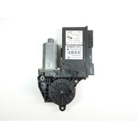 Motor stahování oken pravý přední pro Audi A4 8E 8E1959802G  jedn. 105845-204