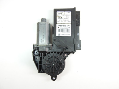 Motor stahování oken pravý přední pro Audi A4 8E 8E1959802G  jedn. 105845-204