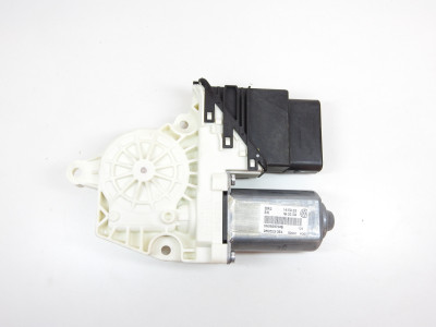 Motor stahování oken pravý zadní 5N0959704B