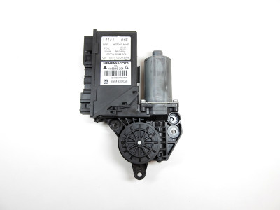 Motor stahování oken levý přední Audi A4 8E 8E0959801E jedn. 105848-204