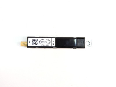 Anténní zesilovač Volkswagen Passat B7 3AA 3AF035552A