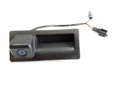 Tlačítko - tlakový spínač pro elektrické ovládání zámku víka kufru 3C9827566A