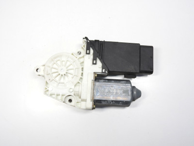 Motor stahování oken pravý Volkswagen New Beetle 