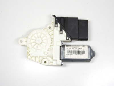Motor stahování oken pravý zadní Seat Leon 1P 1K0959704N
