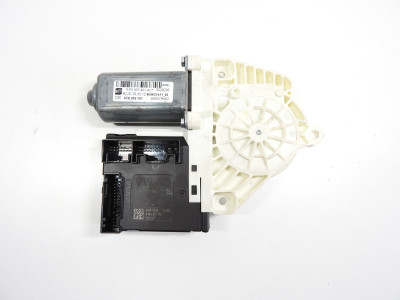 Motor stahování oken pravý přední 1P0837402AC 3C8959702 3C0959792C
