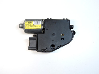 Motor střešního okna 8R0959591A