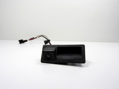 Tlačítko - tlakový spínač pro elektrické ovládání zámku víka kufru 5N0827566A
