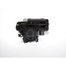 Mechanismus dovírání kufru 5TA827887B