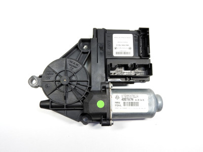 Motor stahování oken pravý přední Volkswagen 1T0959702A 1K0959792D
