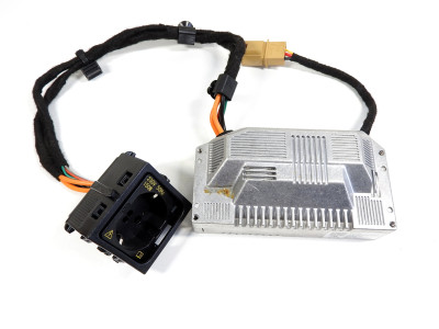 Měnič napětí se zásuvkou Škoda Octavia 4 IV 3F0907155 5E3919565