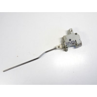 Nastavovací zařízení víčka nádrže 5K6810773A