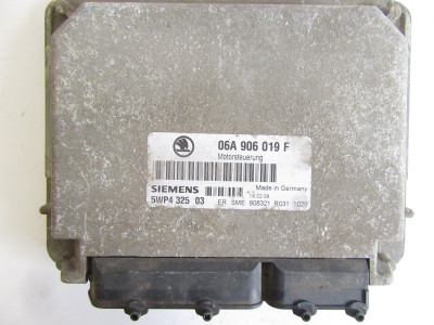 Řídící jednotka motoru 06A906019F Škoda Octavia I 1U