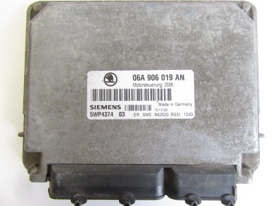 Řídící jednotka motoru 06A906019AN Škoda Octavia I 1U