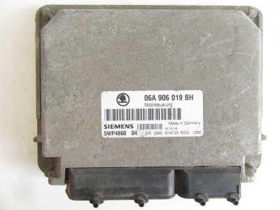 Řídící jednotka motoru 06A906019BH Škoda Octavia I 1U
