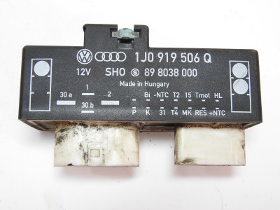 Řídící jednotka pro větrák (ventilátor) chladiče, relé Volkswagen Golf IV 4, Bora 1J0919506Q