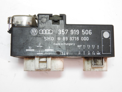 Řídící jednotka pro větrák (ventilátor) chladiče, relé Volkswagen Golf III 3 1H, Passat B4 35i, Polo 6N, Vento, 357919506