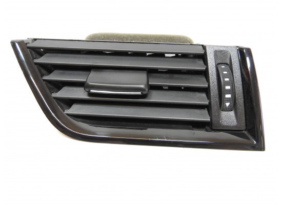 Průduch ventilace pravý přední - spolujezdce, černý Škoda Octavia III 3 5E 5E0819702D