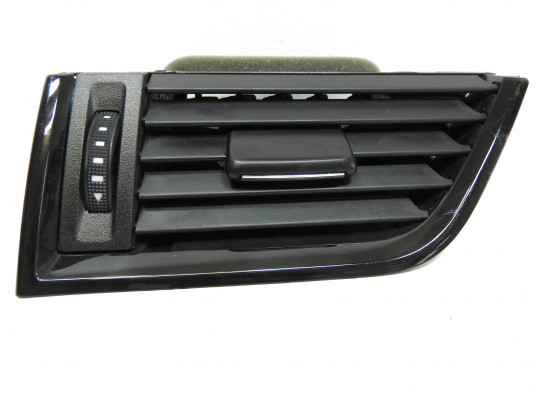 Průduch ventilace levý přední - strana řidiče, černý Škoda Octavia III 3 5E 5E0819701D