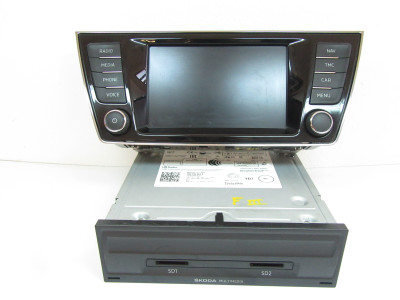 Autorádio Amundsen + jednotka ovládání informační elektroniky s rádiem, bluetooth a SD/CD jednotkou Škoda Fabia III 3 6V 6V0919604A + 5Q0035864A