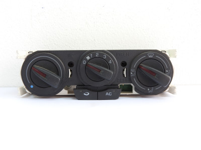 Ovládání ventilace, panel klimatizace climatic Seat Ibiza 6J 6J0820045