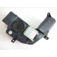 Subwoofer se zesilovačem Audi A4 8E 8E9035382 + 8E9035223