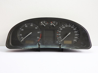Panel sdružených přístrojů – budíky Volkswagen Passat B5 3B 3B0919880A