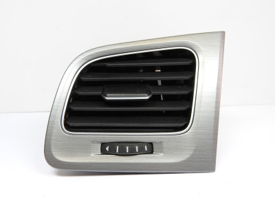 Průduch ventilace levý přední - strana řidiče Volkswagen Golf VII 7 5G 5G1819703H 5G1819247B 5G1819709B