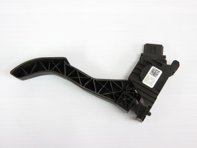 Pedál plynu s elektronickým modulem Škoda Volkswagen Seat Audi 5Q1721503H