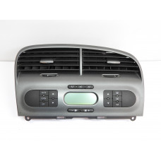 Průduchy ventilace středové, ovládání ventilace, panel automatické klimatizace, climatronic, displej Seat Toledo 
