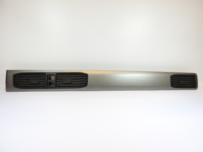 Lišta ozdobná na palubní desku, průduchy ventilace Volkswagen Caddy 2K5 2K5858066 2K5838340 2K5819705B 2K5819706B 2K5819491 2K5819483 2K5819476 2K5819186