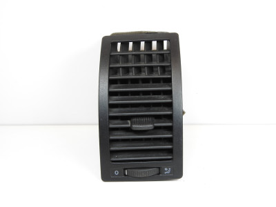 Průduch ventilace levý přední – strana řidiče Volkswagen Polo 9N 6Q0819703
