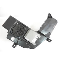 Subwoofer se zesilovačem Audi A4 8E 8E9035382D 8E9035223D