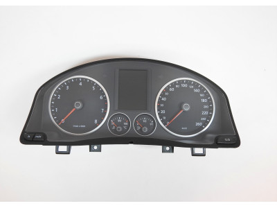 Panel sdružených přístrojů – budíky Volkswagen Tiguan 5N 5N0920870C