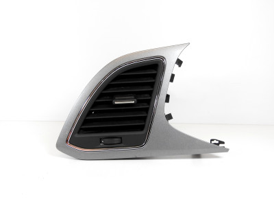 Průduch ventilace levý přední - strana řidiče šedá metalíza Seat Leon 5F 5F1820901D