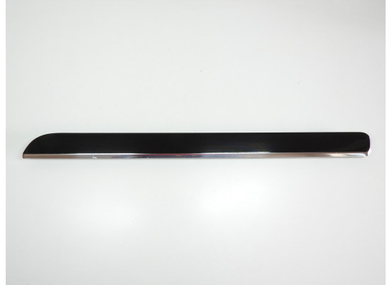 Lišta ozdobná na palubní desku černá Volkswagen Golf VI 6 5K 5K1858529