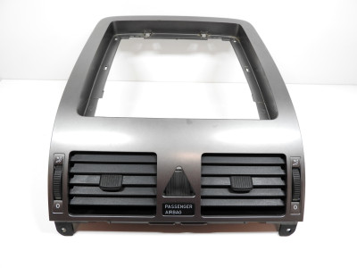 Průduchy ventilace středové s rámečkem palubní desky Volkswagen Touran 1T 1T1819728C