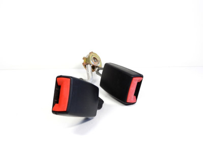 Dvojitý zámek bezpečnostních pásů zadních sedadel Audi 8P0857739B