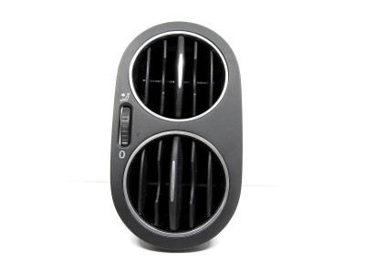 Průduch ventilace pravý černý Volkswagen Golf Plus 5M 5M0819710 5M0819704D 5M0819759 stav