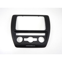 Rámeček rádia a ovládání klimatizace, krytka spínače topení Volkswagen Jetta 5C6858071B 5C6858069B