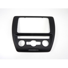 Rámeček rádia a ovládání klimatizace, krytka spínače topení Volkswagen Jetta 5C6858071B 5C6858069B