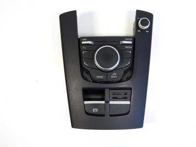 Tlačítka do středového panelu Audi A3 8V 8V0919614P 8V1927225A stav!