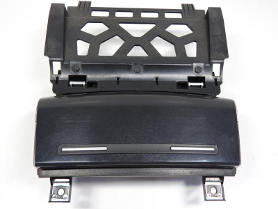 Odkládací přihrádka Audi A3 8P 8P0857951 stav