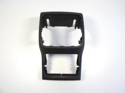 Zadní panel loketní opěrky Škoda Octavia IV 4 5E3857289