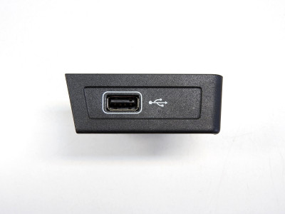 Krytka se vstupem USB 5Q0035726M 5JB035727A
